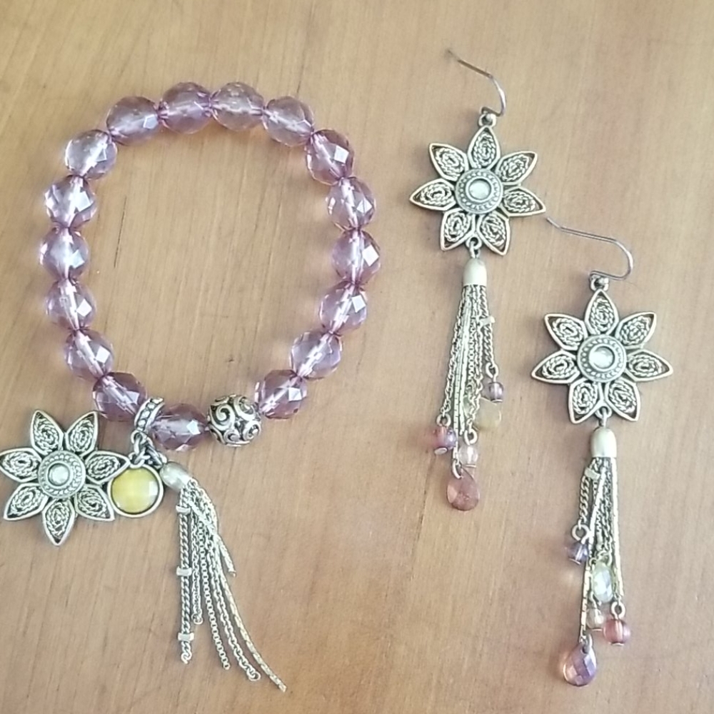 Bracelet and earrings set - Picture 1 of 9